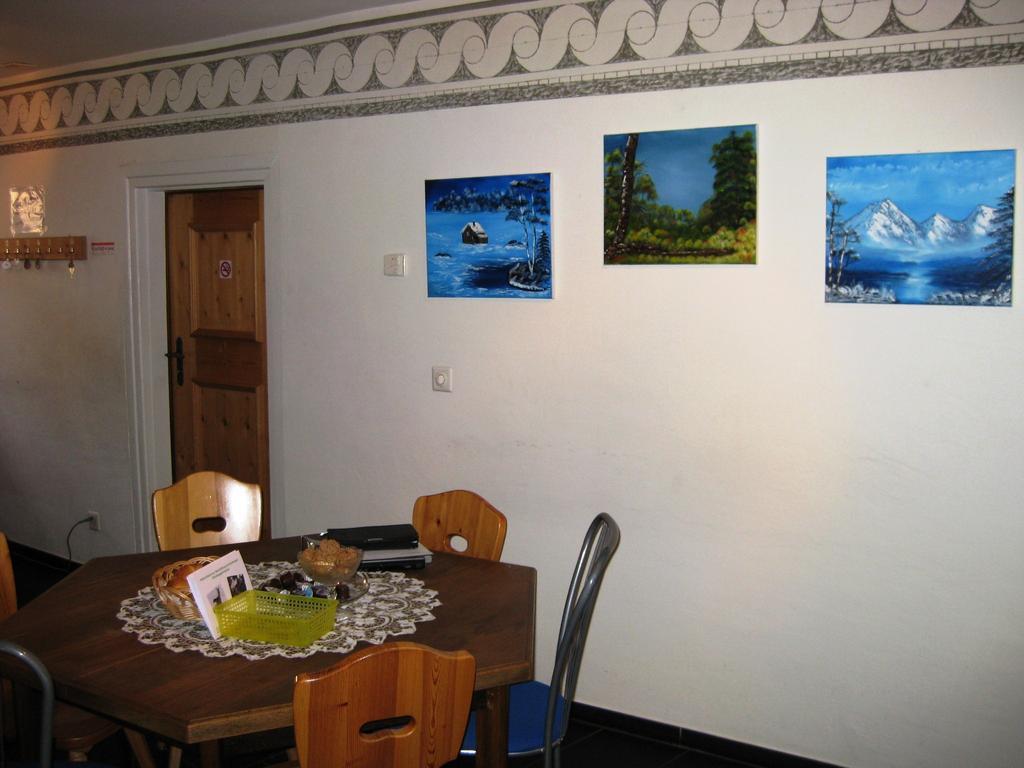 Pensiun Garni Plaz Hotel Скуол Екстериор снимка