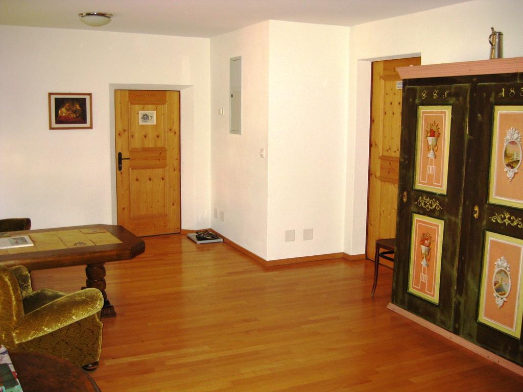 Pensiun Garni Plaz Hotel Скуол Екстериор снимка