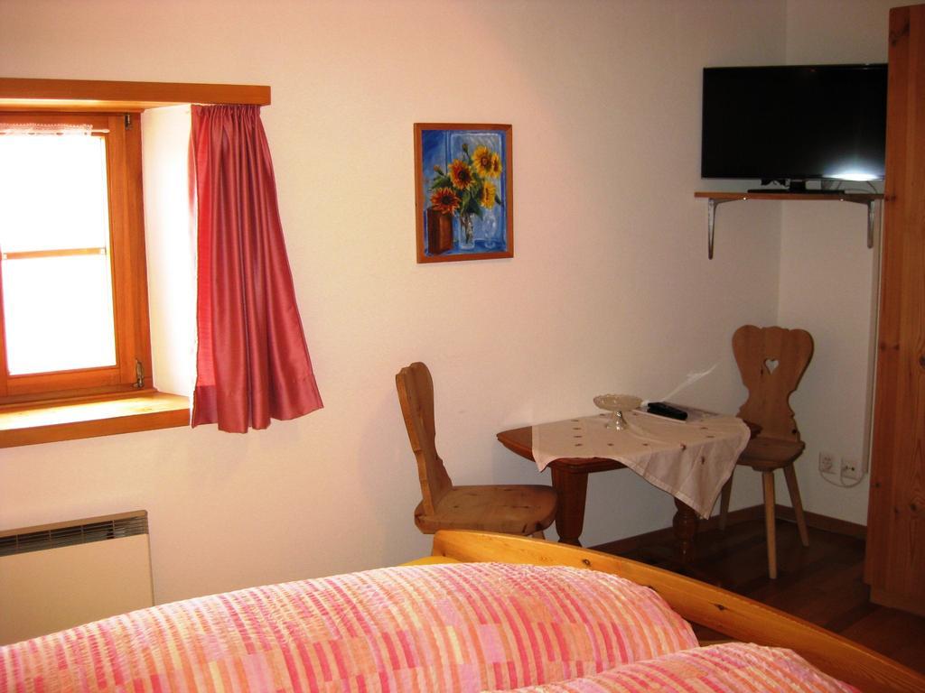 Pensiun Garni Plaz Hotel Скуол Екстериор снимка