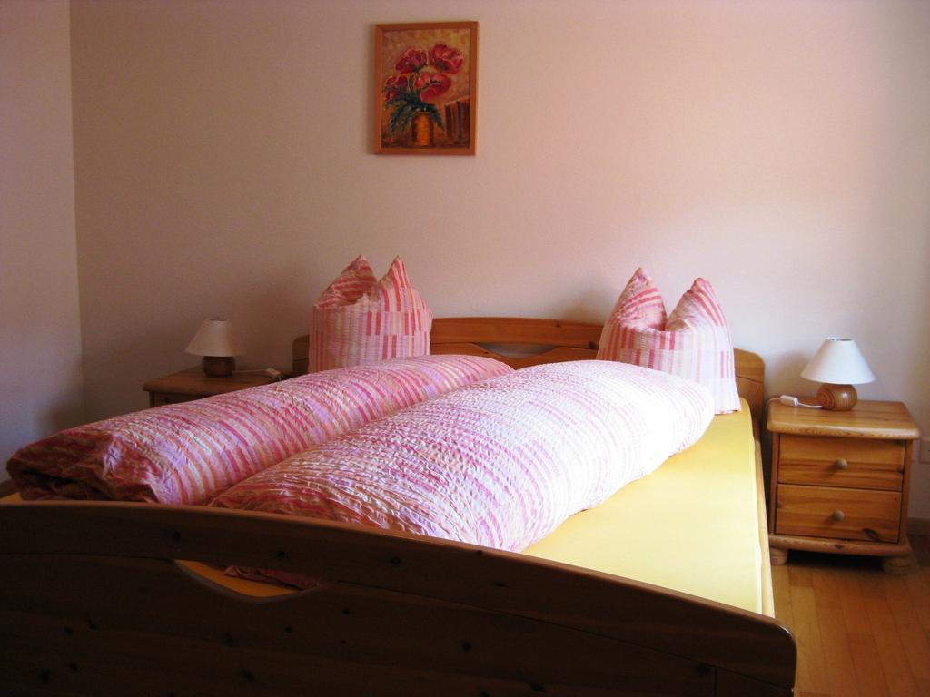 Pensiun Garni Plaz Hotel Скуол Стая снимка