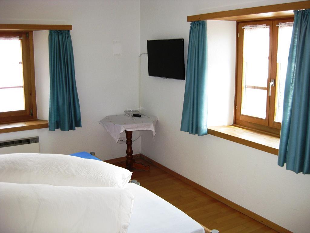Pensiun Garni Plaz Hotel Скуол Стая снимка