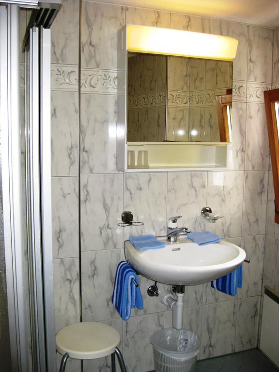 Pensiun Garni Plaz Hotel Скуол Стая снимка